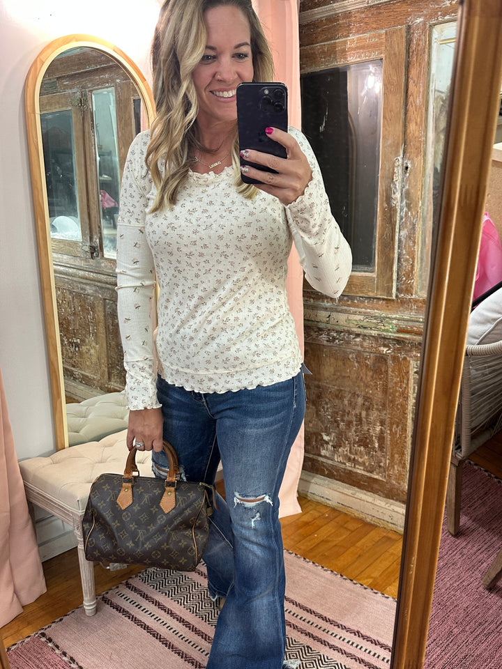 Floral Printed Lettuce Hem Fitted Knit Top