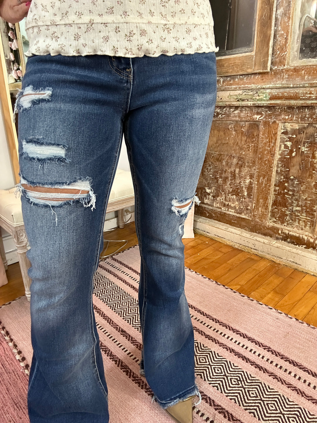 Lovervet High Rise Distressed Flare