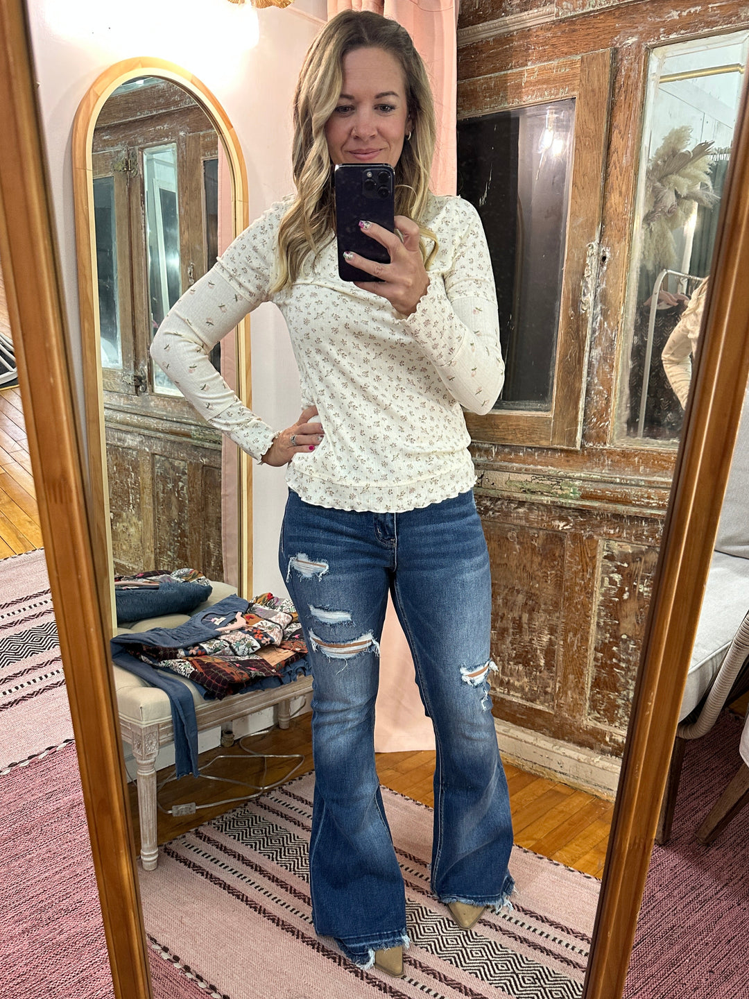 Lovervet High Rise Distressed Flare