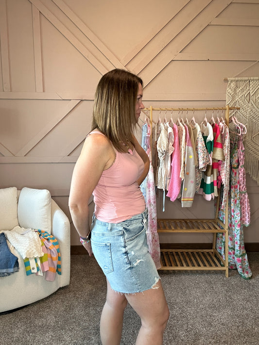 Mid-Rise Raw Hem Distressed Short