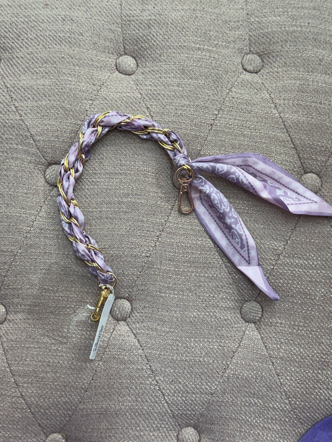 Scarf Link Phone Charm