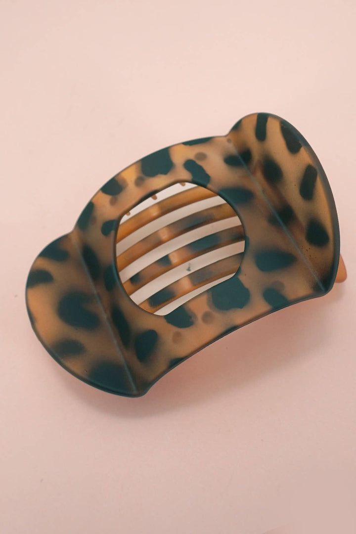 Lay Flat Large Hair Claw Clip: TORT